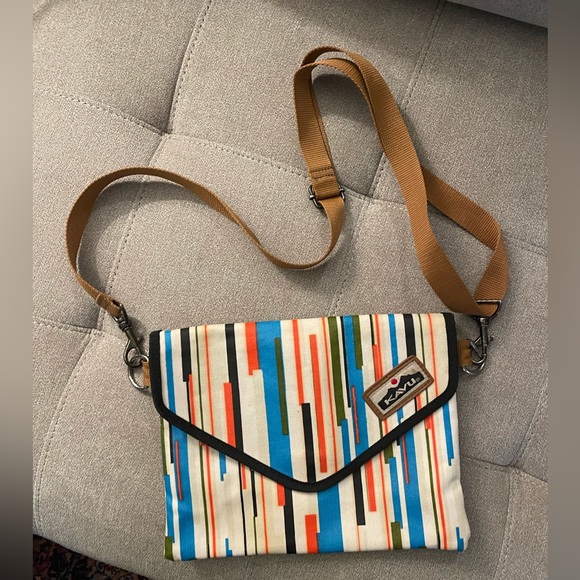 Kavu envelope convertible purse. - Picture 1 of 4